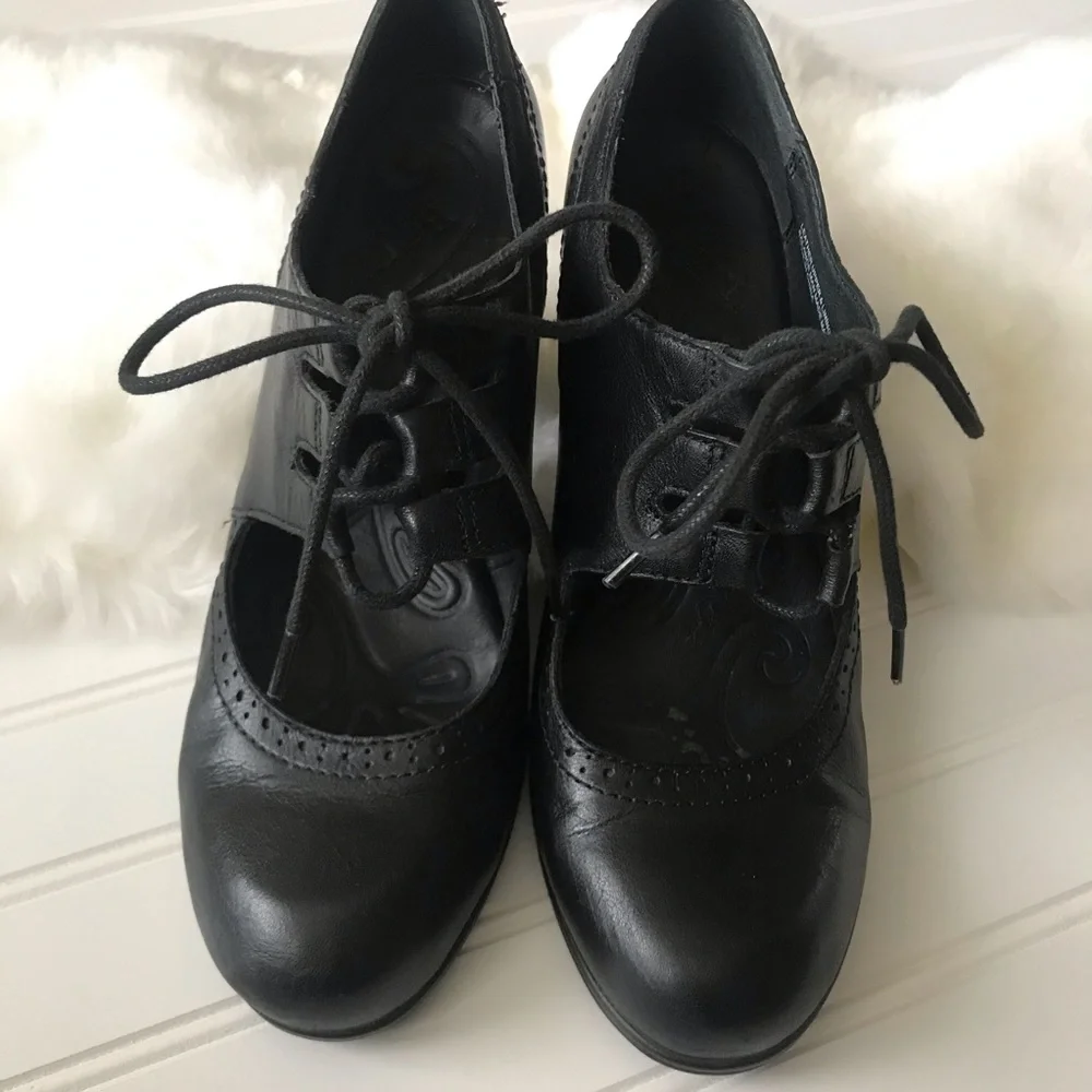 Born Black Leather Lace-Up Heeled Oxfords with Brogue Detail